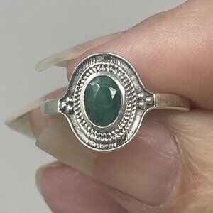 925 Sterling Silver Beautiful Oval Jade Ring Size 6.5